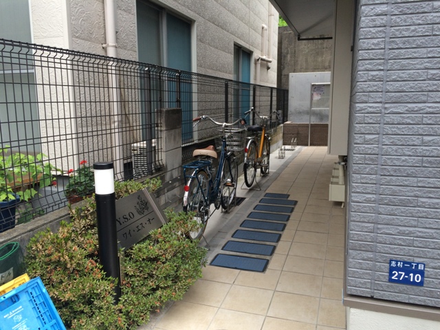 22/30 エントランス