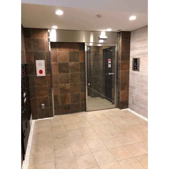 19/25 エントランス