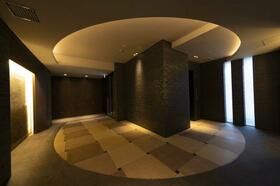 16/16 エントランス