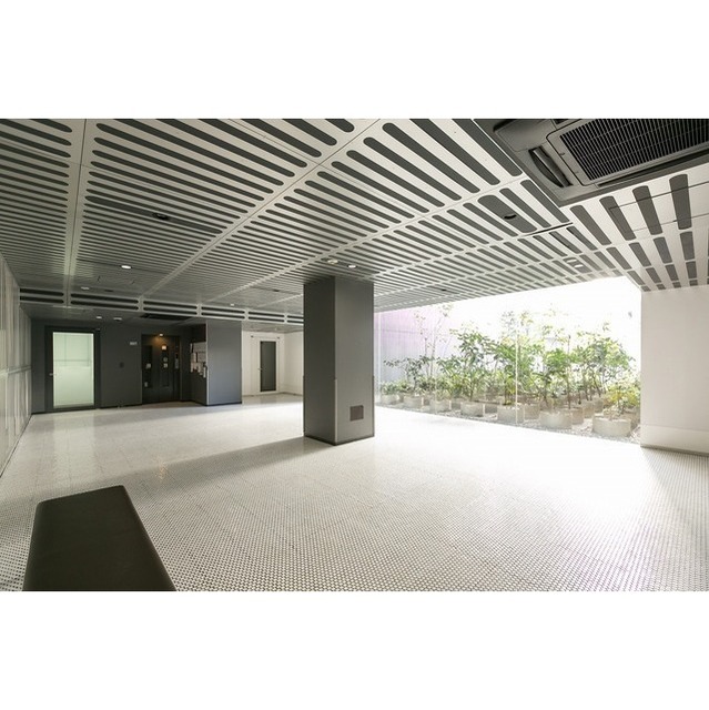 19/25 エントランス