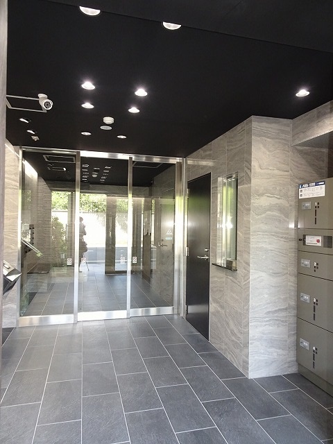 14/20 エントランス