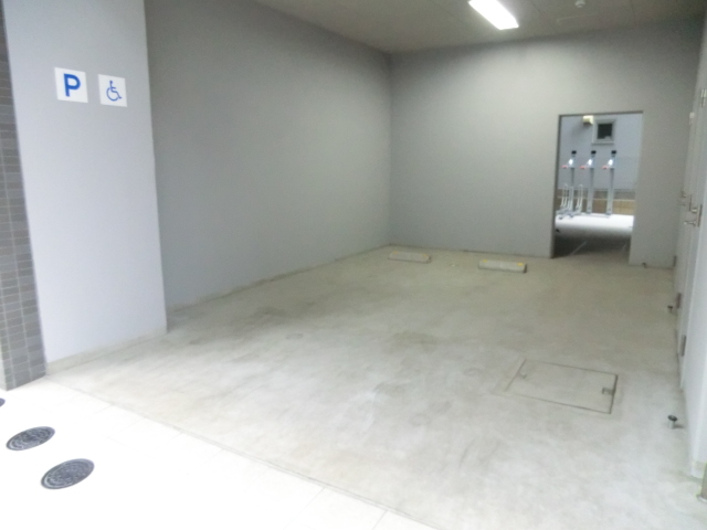 22/30 駐車場