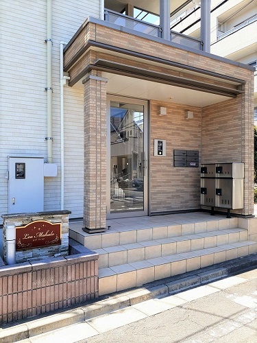 14/20 エントランス