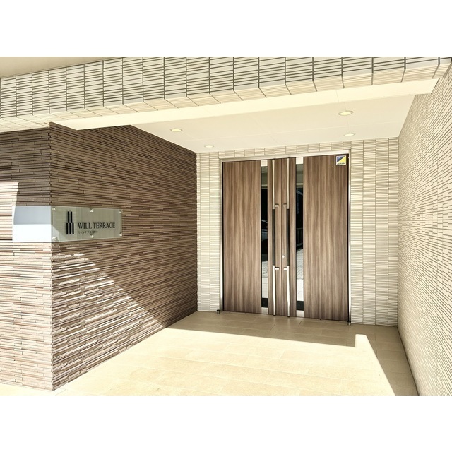 15/26 エントランス