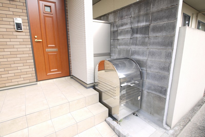 13/20 エントランス