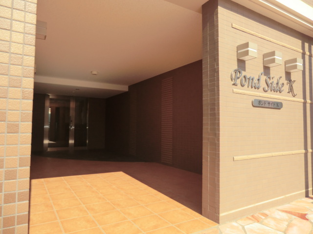 24/30 エントランス