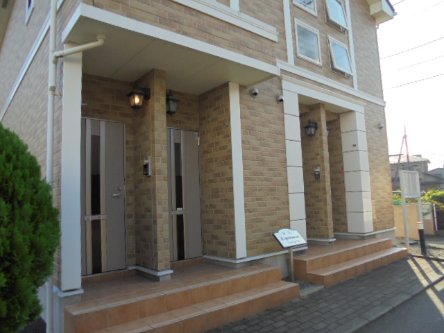 16/23 エントランス