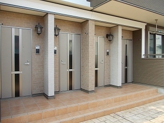 20/30 エントランス