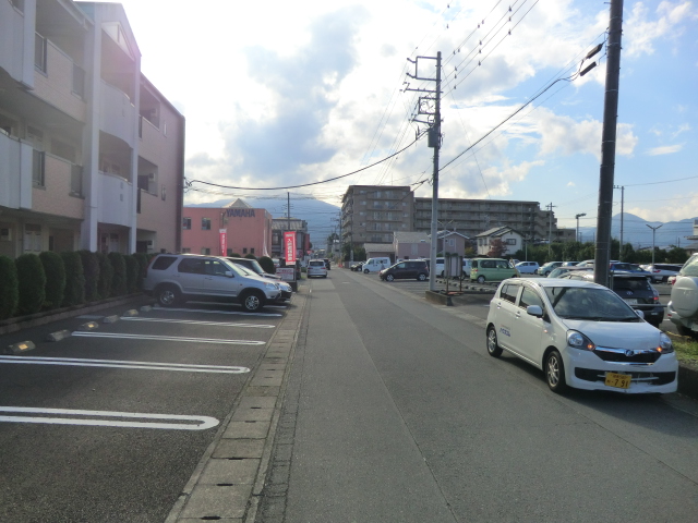 23/30 駐車場