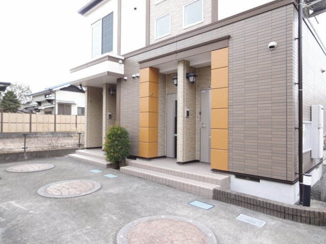 18/28 エントランス