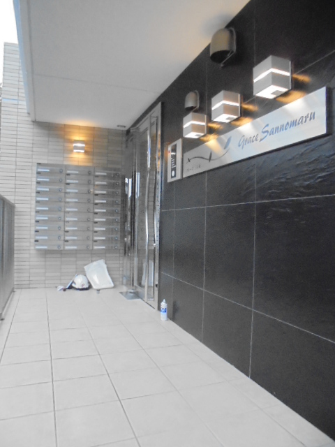 16/27 エントランス