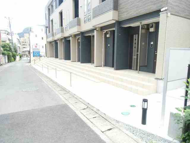 16/25 エントランス