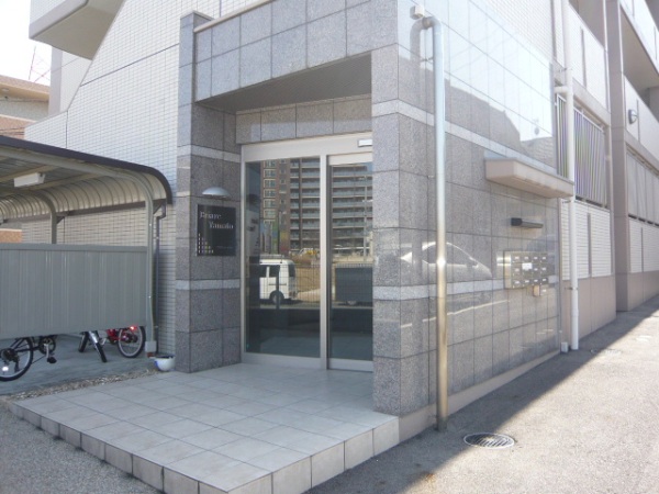 22/30 エントランス