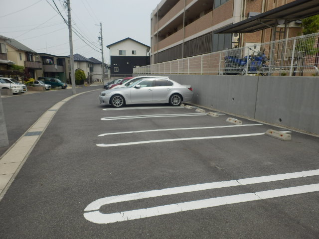 21/28 駐車場