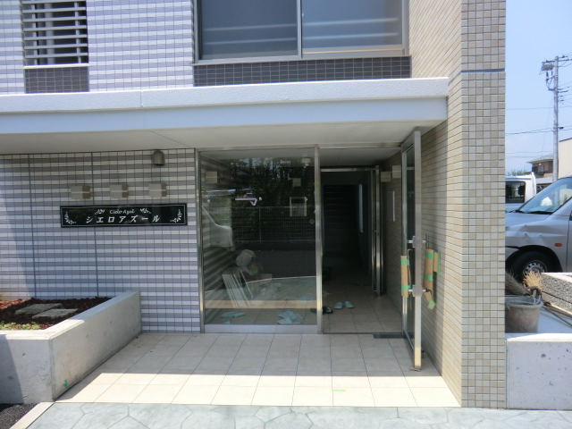 21/28 エントランス