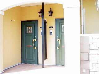 20/26 エントランス