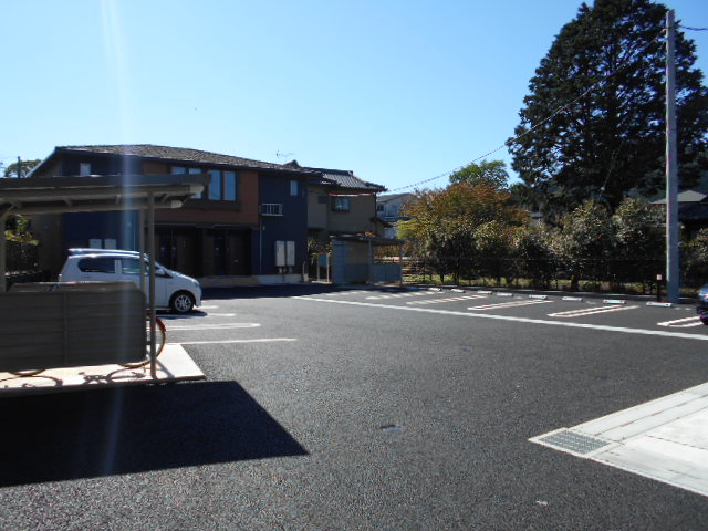22/28 駐車場