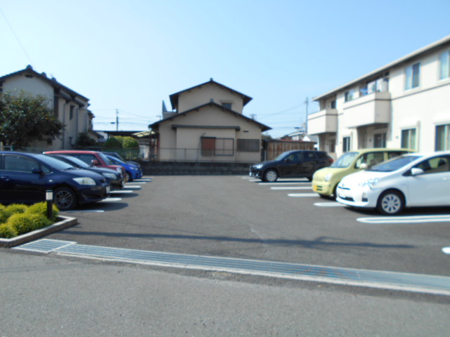 22/28 駐車場