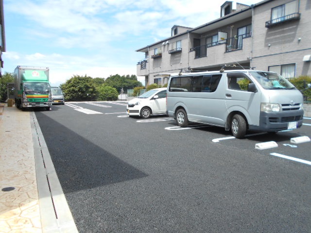 22/28 駐車場