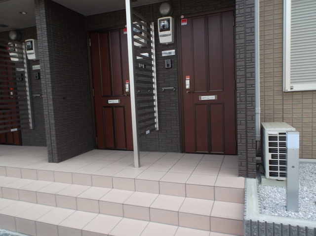 21/30 エントランス