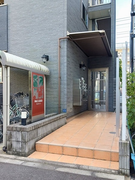 14/22 エントランス