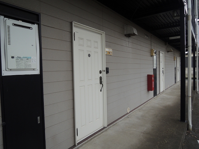 27/30 エントランス