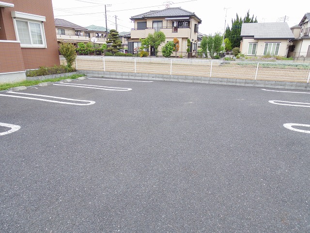 28/30 駐車場