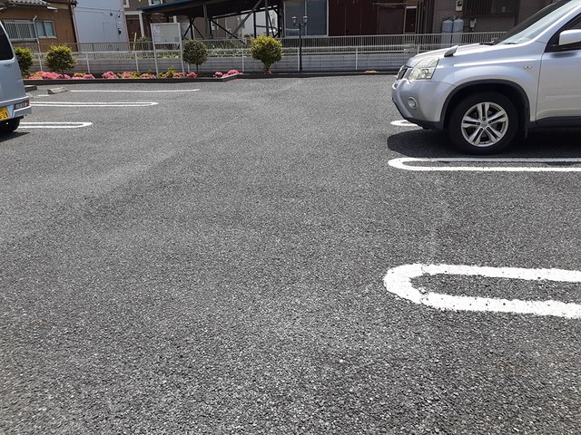 22/28 駐車場