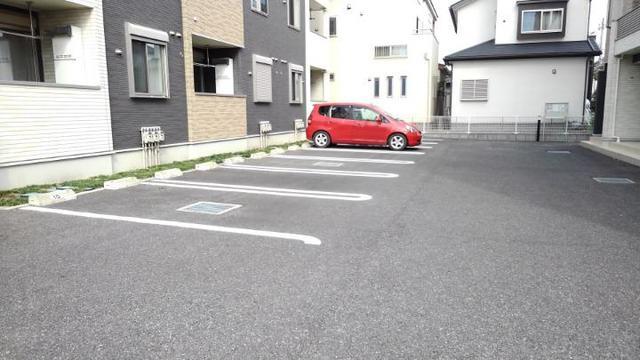 28/30 駐車場