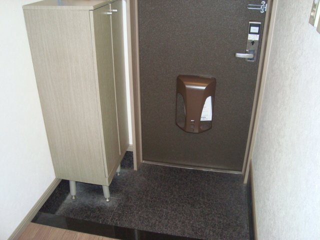 14/30 玄関