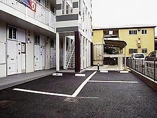 16/16 駐車場