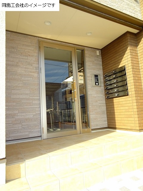 22/30 エントランス