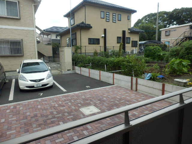 22/30 駐車場