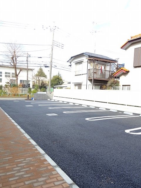 18/28 駐車場