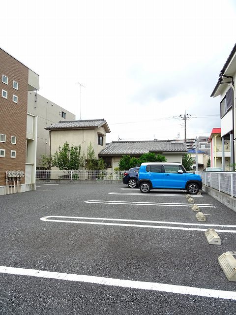 17/23 駐車場
