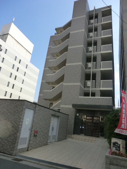 22/25 エントランス