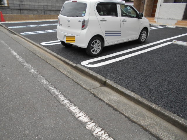 22/28 駐車場