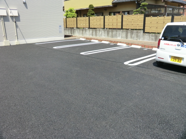 22/28 駐車場