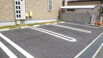 28/30 駐車場