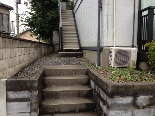 21/30 エントランス