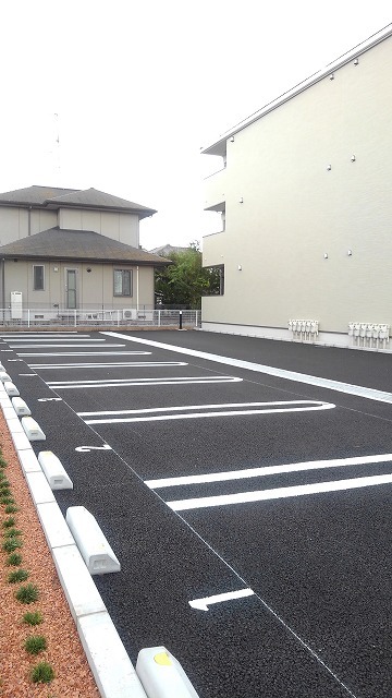 28/30 駐車場
