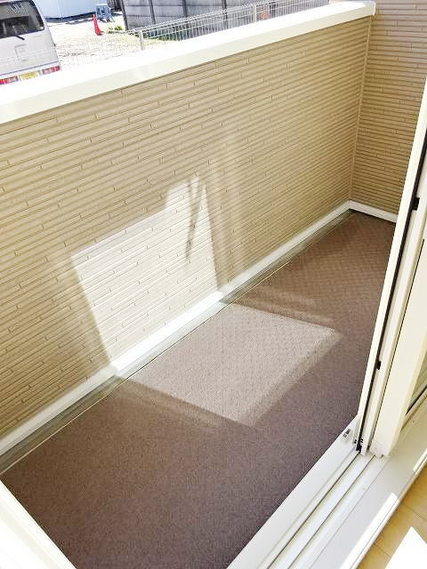 18/28 バルコニー