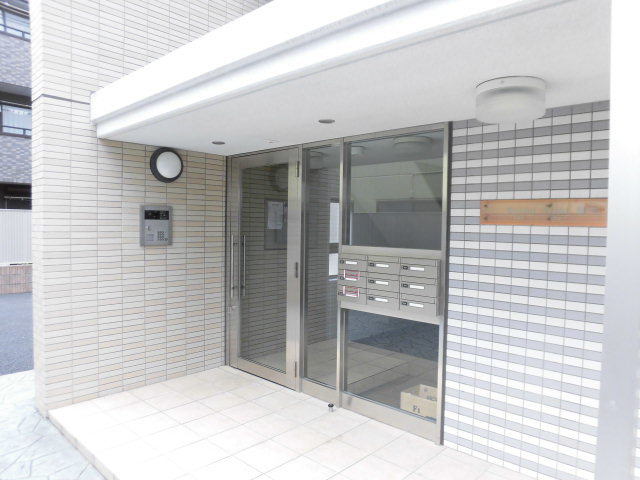 21/30 エントランス