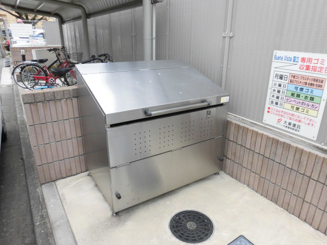 22/30 エントランス