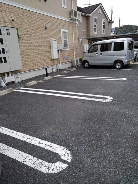 13/23 駐車場