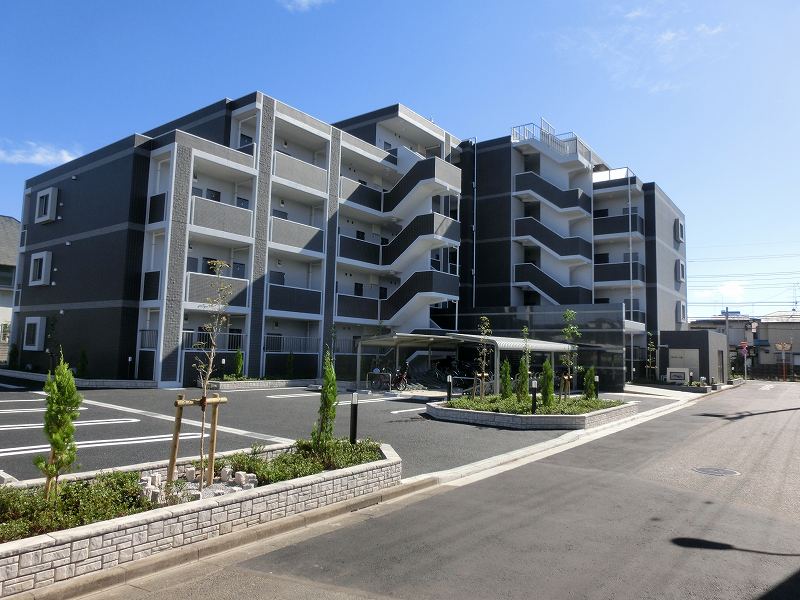 22/30 エントランス