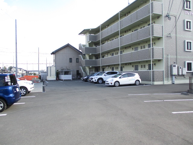 21/28 駐車場