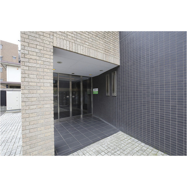 13/19 エントランス