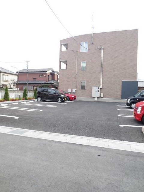 2/6 駐車場