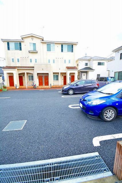 13/19 駐車場
